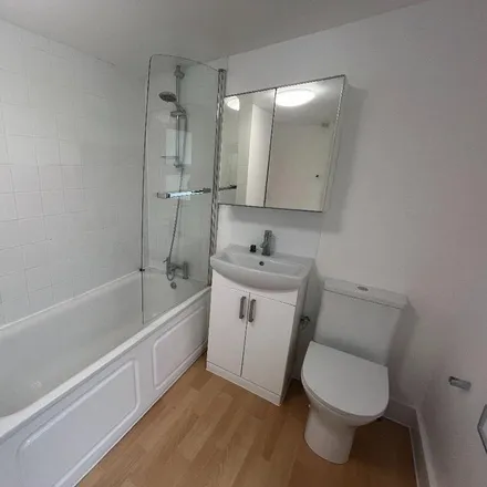 Image 7 - 5 Dickerage Lane, London, KT3 3FB, United Kingdom - Duplex for rent