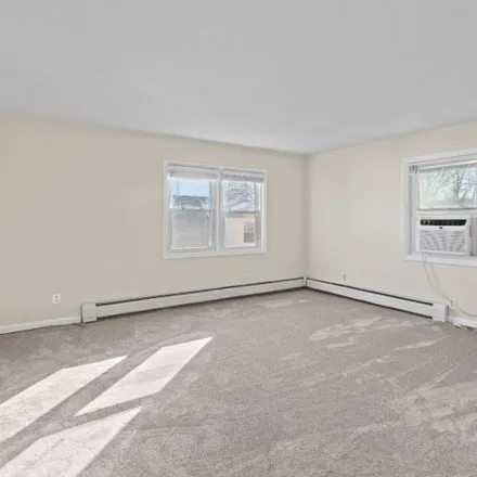 Image 2 - 47 Roosevelt Avenue, Butler, Morris County, NJ 07405, USA - Apartment for rent