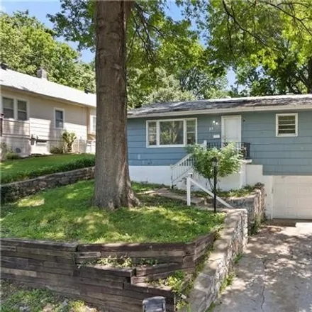 Buy this 3 bed house on 71 South 24th Street in Kansas City, KS 66102