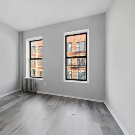 Image 2 - 244 East 117th Street, New York, NY 10035, USA - House for rent