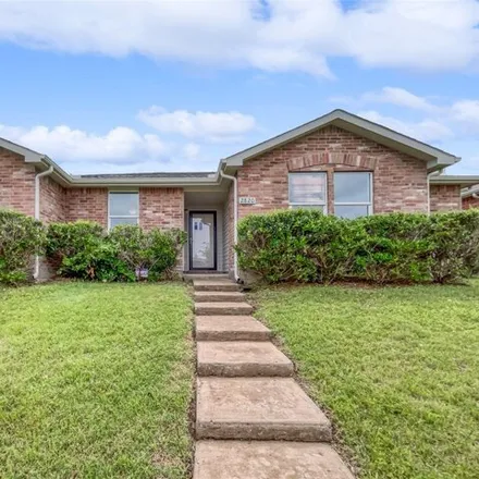 Buy this 3 bed house on 2852 Kerrville Drive in Mesquite, TX 75181