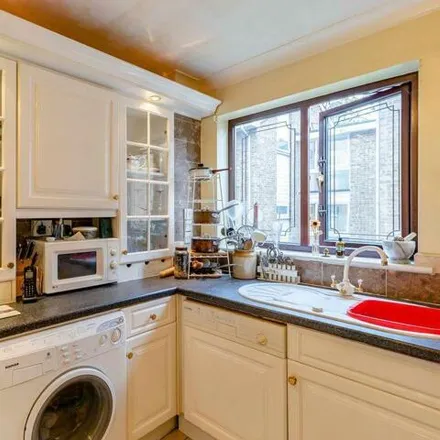Image 4 - Kings Chace View, Crofton Way, London, EN2 8HX, United Kingdom - Apartment for sale