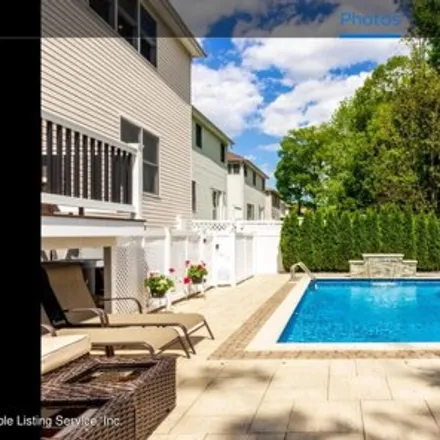 Image 5 - 20 Kenneth Place, New York, NY 10309, USA - House for sale
