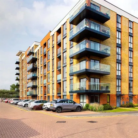 Rent this 2 bed apartment on 6 Oscar Wilde Road in Reading, RG1 3FG