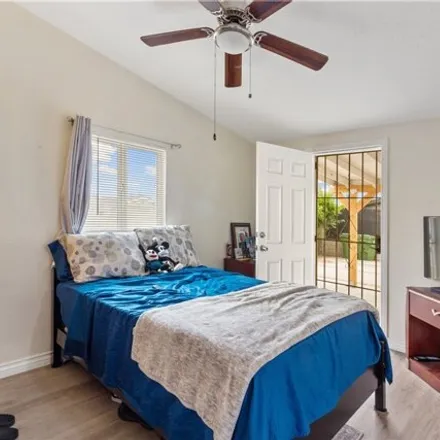 Image 7 - 12752 Foothill Boulevard, Los Angeles, CA 91342, USA - House for sale
