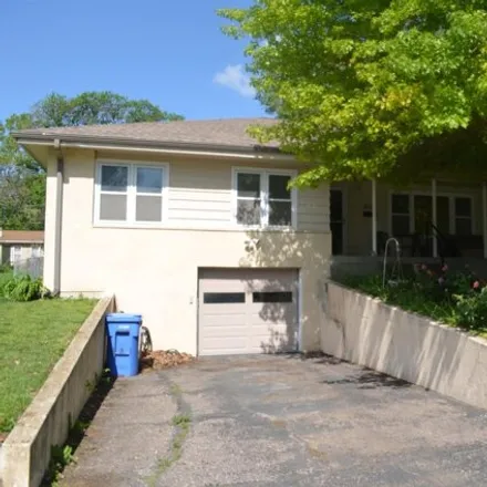 Buy this 4 bed house on 2111 Southeast Kentucky Avenue in Highland Park, Topeka