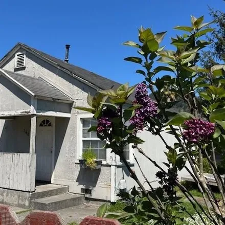 Buy this 2 bed house on 546 2nd Avenue in Rio Dell, Humboldt County