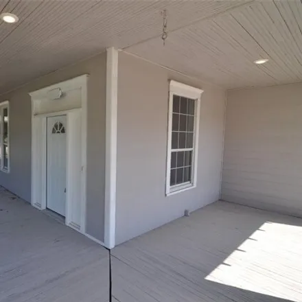 Image 3 - 581 West Monterey Street, Denison, TX 75020, USA - House for sale