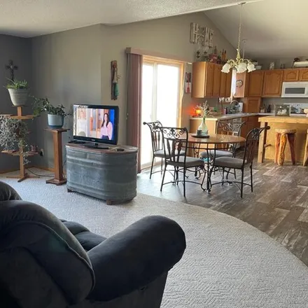 Image 4 - 843 2nd Avenue West, Lisbon, ND 58054, USA - House for sale