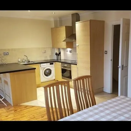 Image 5 - Saffon Court, Wokingham Road, Reading, RG6 7AB, United Kingdom - Apartment for rent