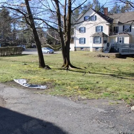 Image 4 - 107 Central Ave, Milton, Massachusetts, 02186 - House for sale
