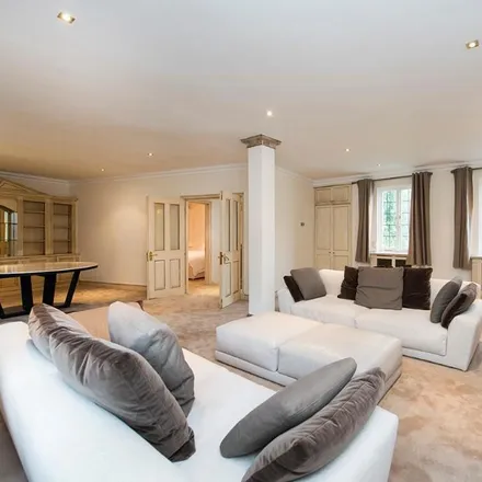 Rent this 1 bed house on 5-6 Pont Street Mews in London, SW1X 0AF