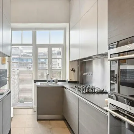 Image 4 - Clarendon House, Strathearn Place, London, W2 2NG, United Kingdom - Apartment for sale