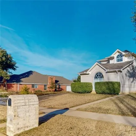 Buy this 5 bed house on 3577 Latham Court in Arlington, TX 76001