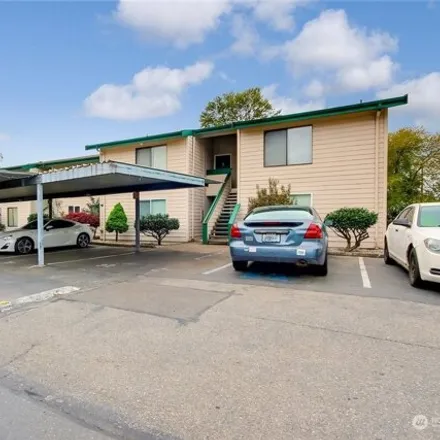 Buy this 1 bed condo on 1120 8th Street Northeast in Auburn, WA 98002