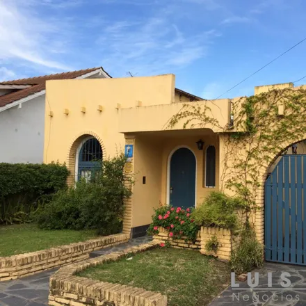 Buy this 3 bed house on Jorge de Kay 2247 in Burzaco, Argentina