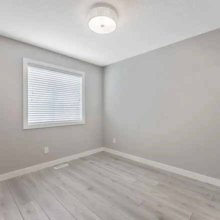Image 2 - Walcrest Boulevard SE, Calgary, AB T2X 0W8, Canada - Apartment for rent