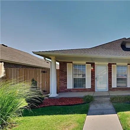 Image 2 - 1048 Southwest 24th Street, Moore, OK 73170, USA - House for rent