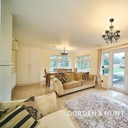 Image 2 - Coopers Close, Chigwell Row, IG7 6EX, United Kingdom - House for sale