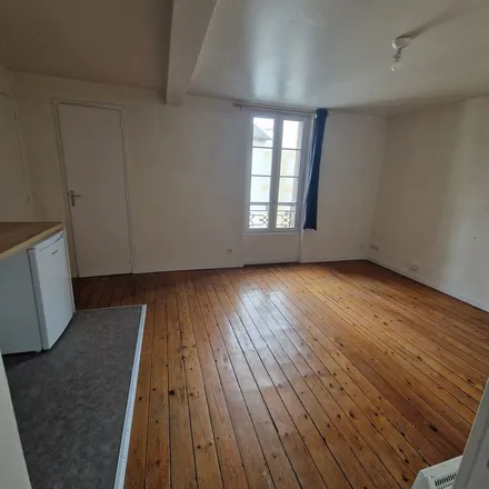 Rent this 2 bed apartment on 74 Rue Professeurs Alphonse et Abel Pellé in 35700 Rennes, France
