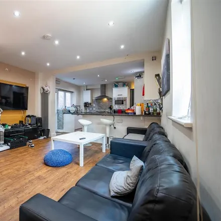 Rent this 1studio house on 37 Heeley Road in Selly Oak, B29 6DP