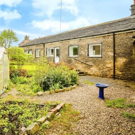Image 4 - Bowling Green Road, Stainland, HX4 9PF, United Kingdom - House for sale