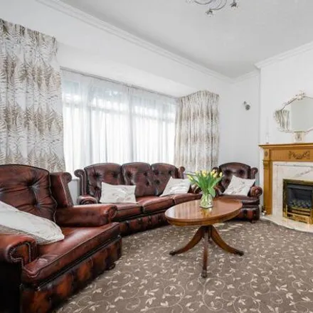 Image 2 - Clifton Crescent, Wigan, WN1 2LB, United Kingdom - House for sale