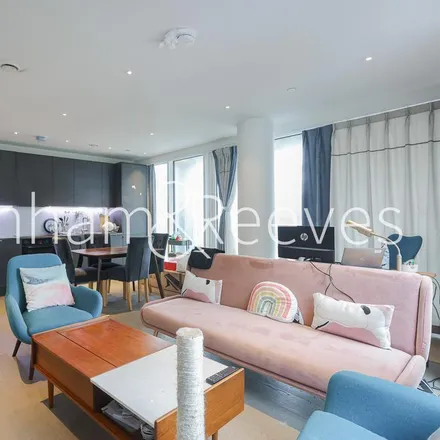 Rent this 3 bed apartment on Taper Building in 175 Long Lane, Bermondsey Village