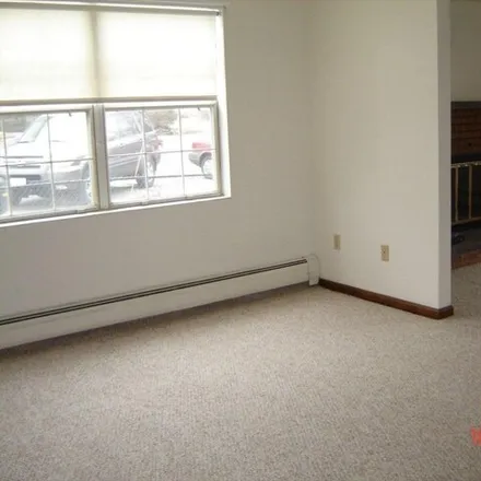 Image 4 - 23;25 Columbia Avenue, Newton, MA 02464, USA - Apartment for rent