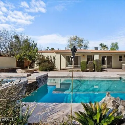 Rent this 3 bed house on 589 West Oregon Avenue in Phoenix, AZ 85013