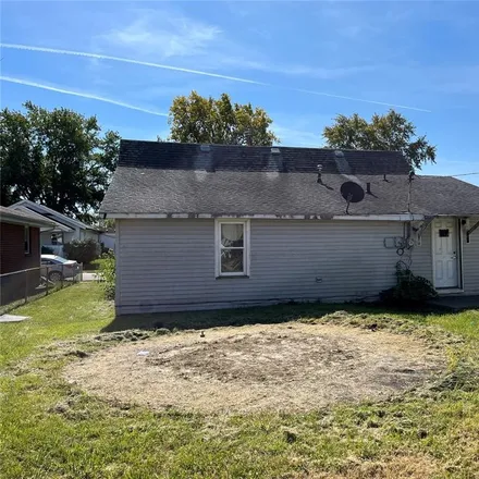 Image 4 - 1222 East 5th Street, Muncie, IN 47302, USA - House for sale