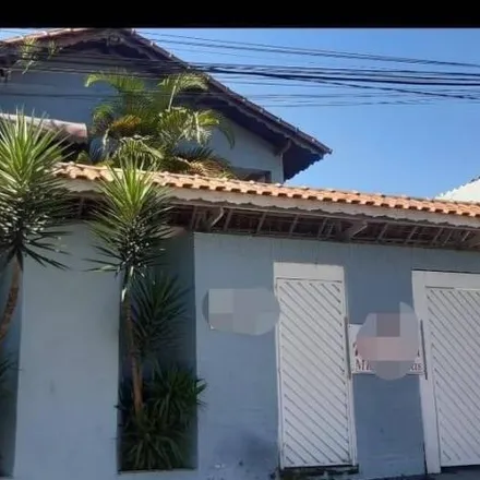 Rent this 4 bed house on Rua Serra do Mailaski in Vila Dirce, Carapicuíba - SP