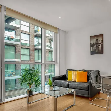 Image 7 - London, E1 8GD, United Kingdom - Apartment for rent