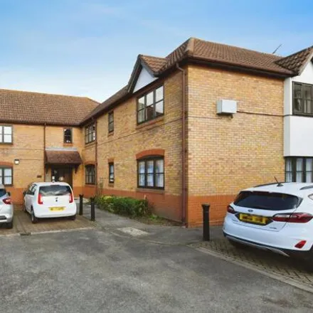Buy this 2 bed apartment on Baddow Road in Chelmsford, CM2 7QE