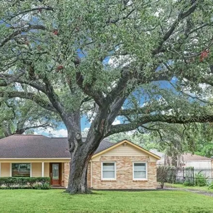 Buy this 2 bed house on 233 Avenue of Oaks Street in Houston, TX 77009
