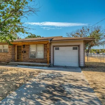 Buy this 2 bed house on 691 Crestview Drive in Granbury, TX 76048
