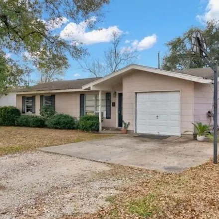 Buy this 3 bed house on 196 South 5th Street in Nederland, TX 77627