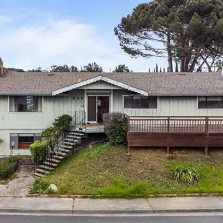 Buy this 3 bed house on 316 Skyline Drive in Vallejo, CA 94591