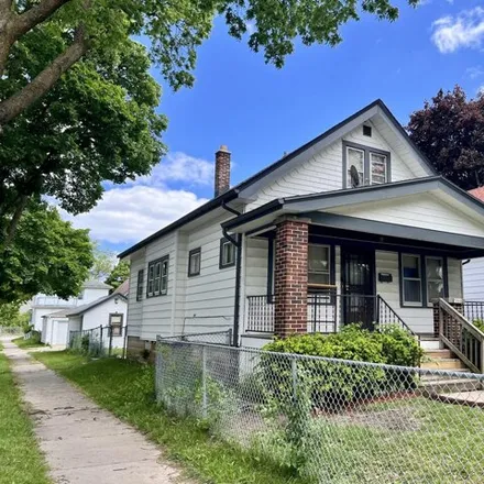 Image 2 - 5066 N 38th St, Milwaukee, Wisconsin, 53209 - House for sale