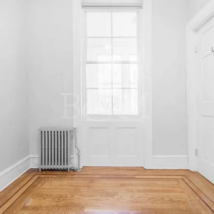 Rent this 2 bed townhouse on 101 Diamond Street in New York, NY 11222