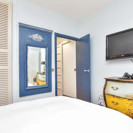 Image 2 - Groupe Bel, 2 Allée de Longchamp, 92150 Suresnes, France - Apartment for rent