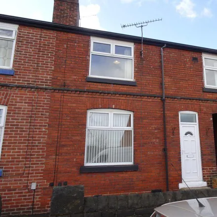 Rent this 3 bed townhouse on 49 Trickett Road in Sheffield, S6 2NP
