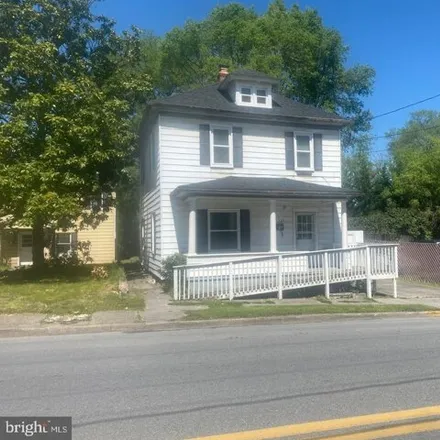 Image 2 - 318 Randolph Street, Martinsburg, WV 25401, USA - House for sale