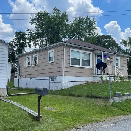 Buy this 3 bed house on 482 Bailey Avenue in Johnstown, Beckley