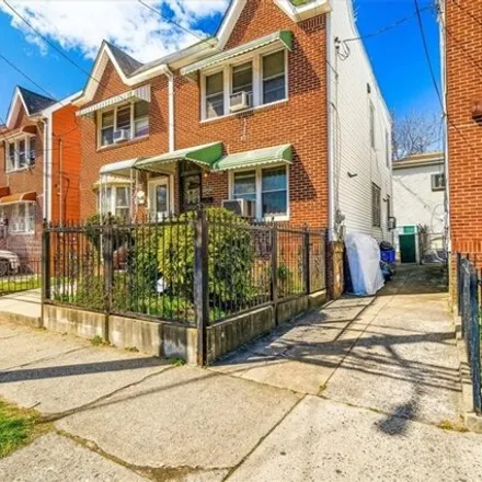 Buy this 3 bed house on 4163 Laconia Avenue in New York, NY 10466