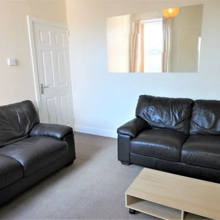 Rent this 3 bed apartment on Doncaster Road in Newcastle upon Tyne, NE2 1RB