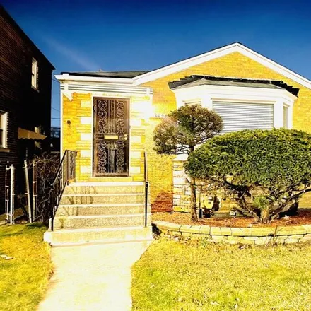 Rent this 2 bed house on 1449 East 83rd Street in Chicago, IL 60619