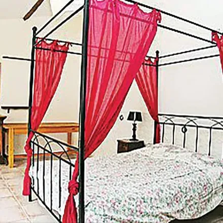 Rent this 2 bed house on 49320 Les Garennes-sur-Loire