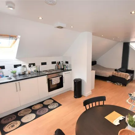 Rent this studio apartment on 29-31 York Road in Leicester, LE1 5AA