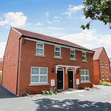 Rent this 3 bed duplex on Tanner's Brook Close in Curbridge, SO30 2JG